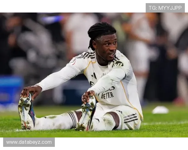 卡马文加踢边后卫是否浪费其中场全能价值