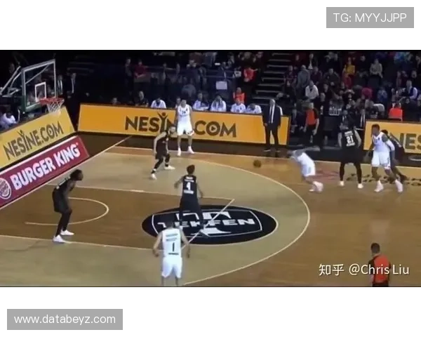 防守三秒违例到底怎么判？NBA与FIBA的规则差异详解